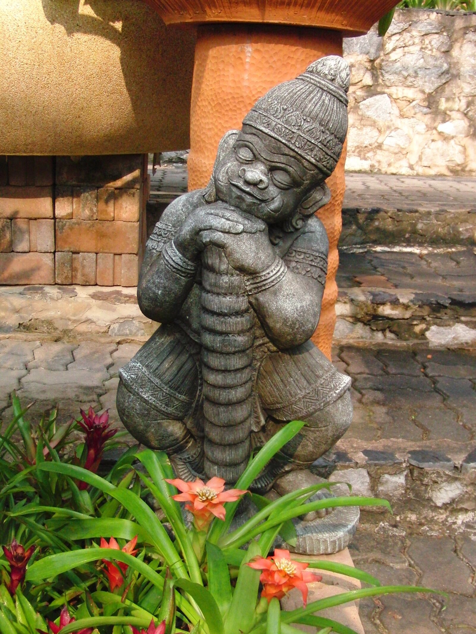 CASIO EX-FC100 sample photo. Park sculpture, sculpture, china photography