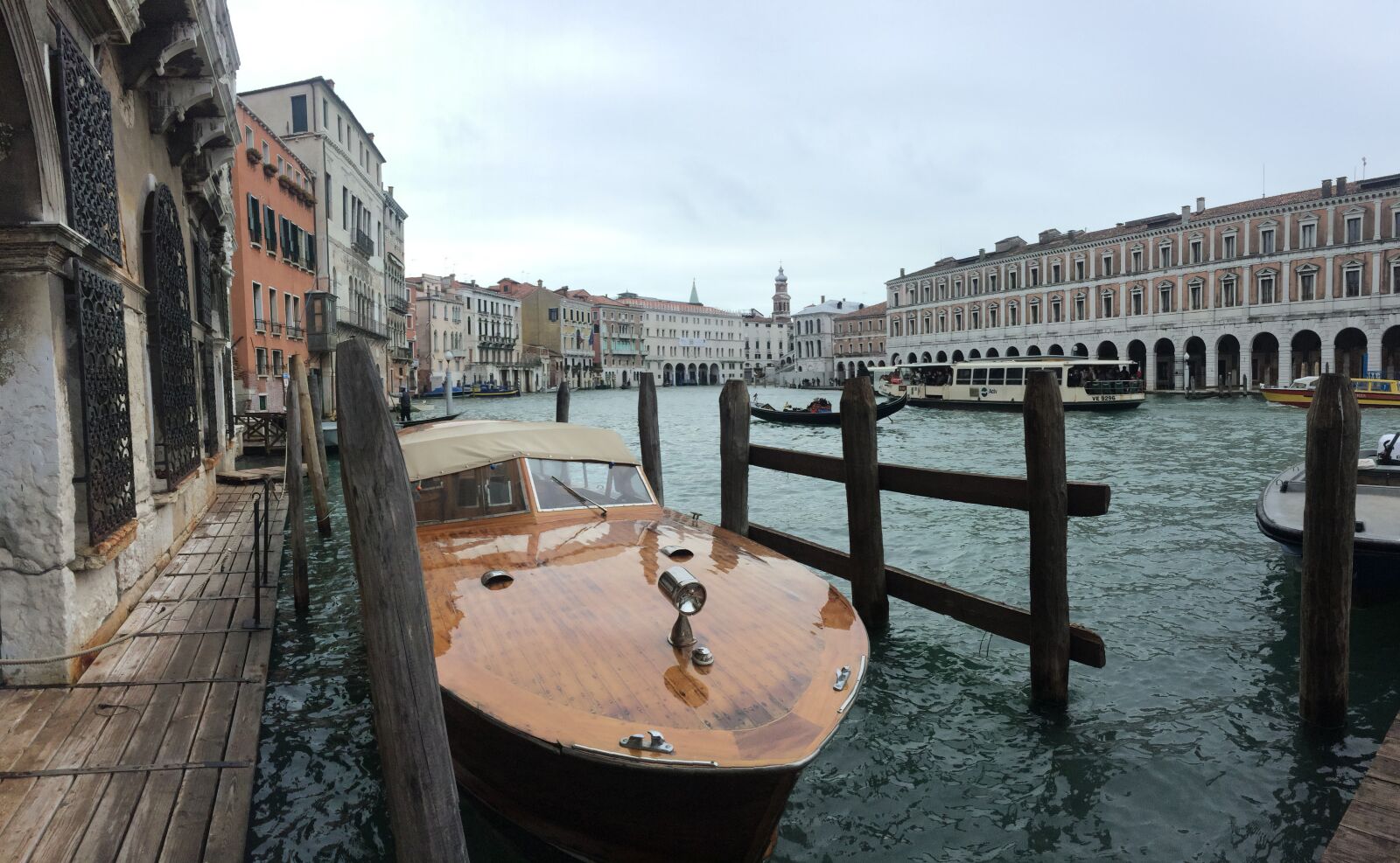 iPhone 5s back camera 4.15mm f/2.2 sample photo. Venice, italy, boats photography