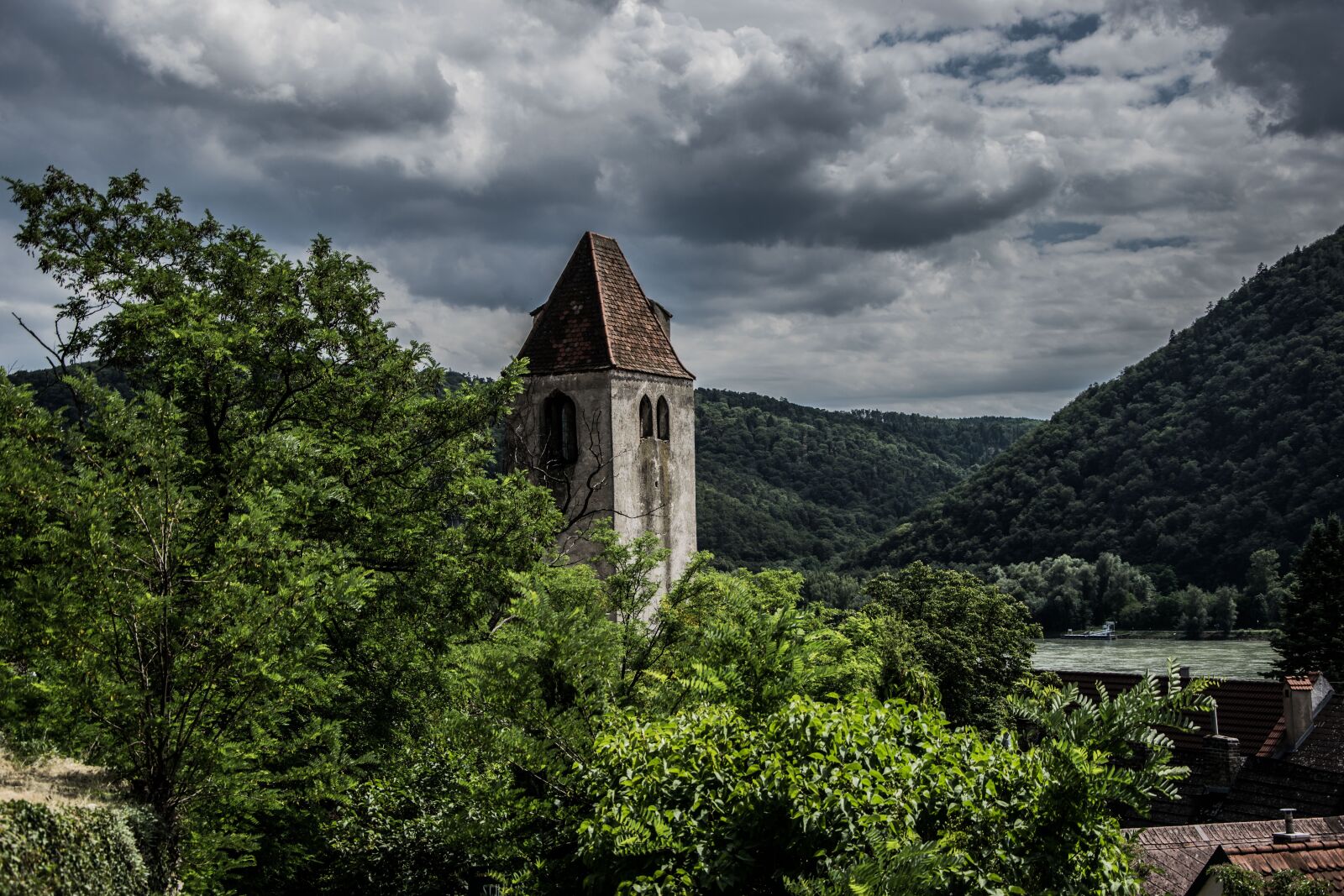 Nikon D3300 sample photo. Chapel, gloomy, middle ages photography