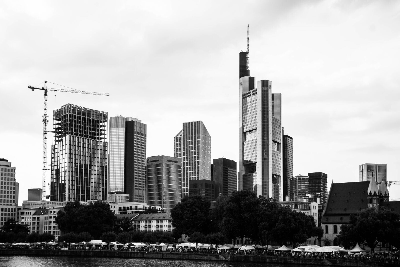 Sony a6500 + Sony Vario-Tessar T* E 16-70mm F4 ZA OSS sample photo. Frankfurt, hesse, germany photography