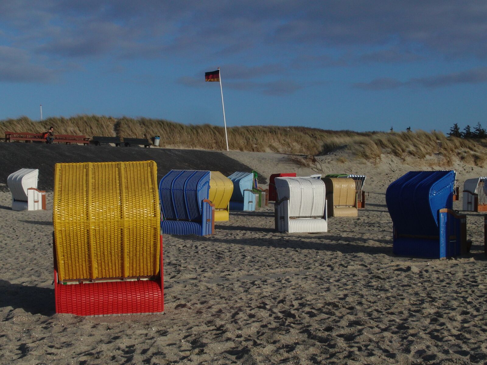 CASIO EX-FC100 sample photo. Beach chair, f hr photography
