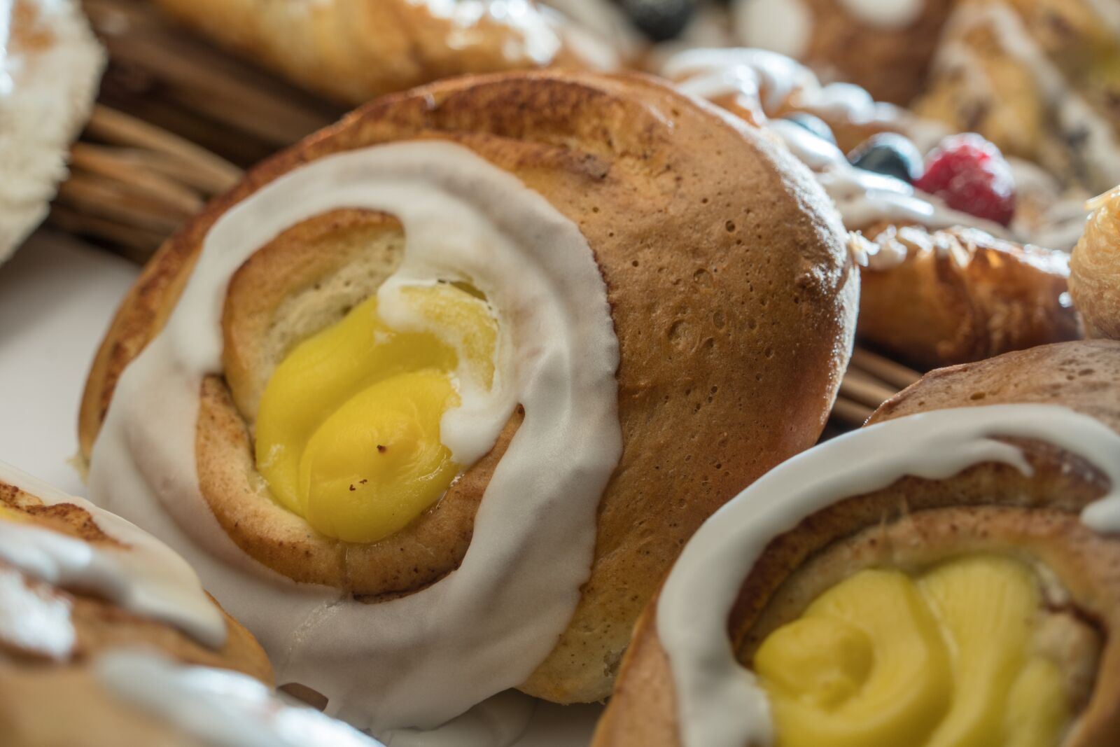 Sony a7R II + Sony FE 24-240mm F3.5-6.3 OSS sample photo. Food, cheese danish snack photography