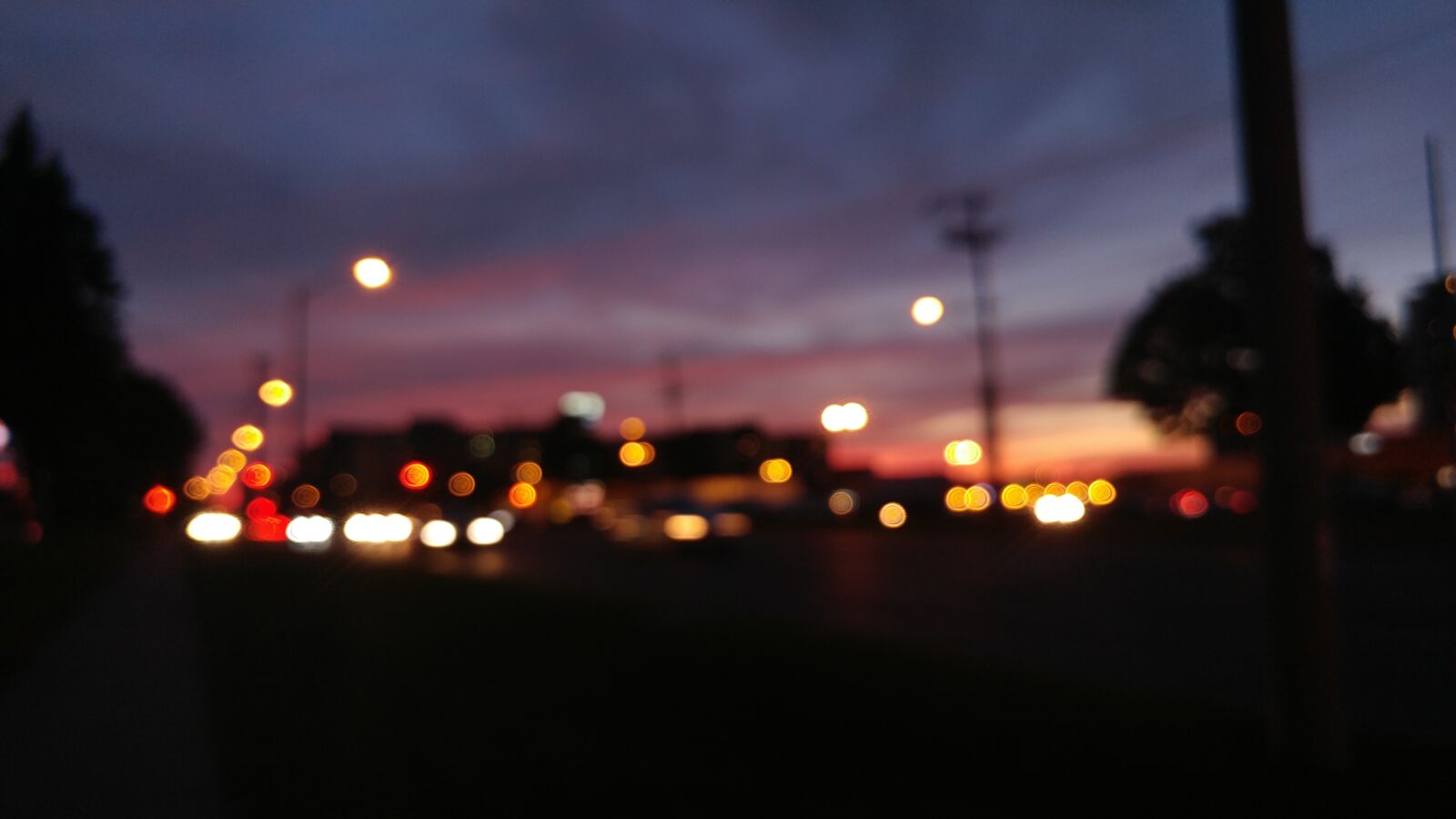 LG G5 sample photo. Blur, blurred, car, lights photography