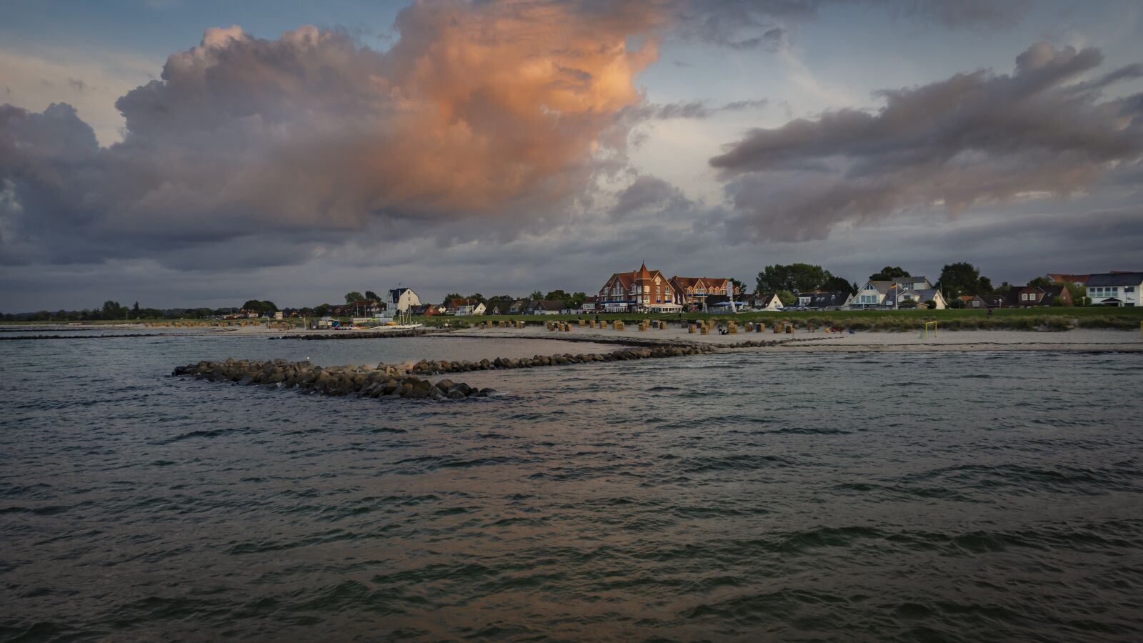 Sony a7 II + Sony FE 28-70mm F3.5-5.6 OSS sample photo. Landscape, baltic sea, coast photography