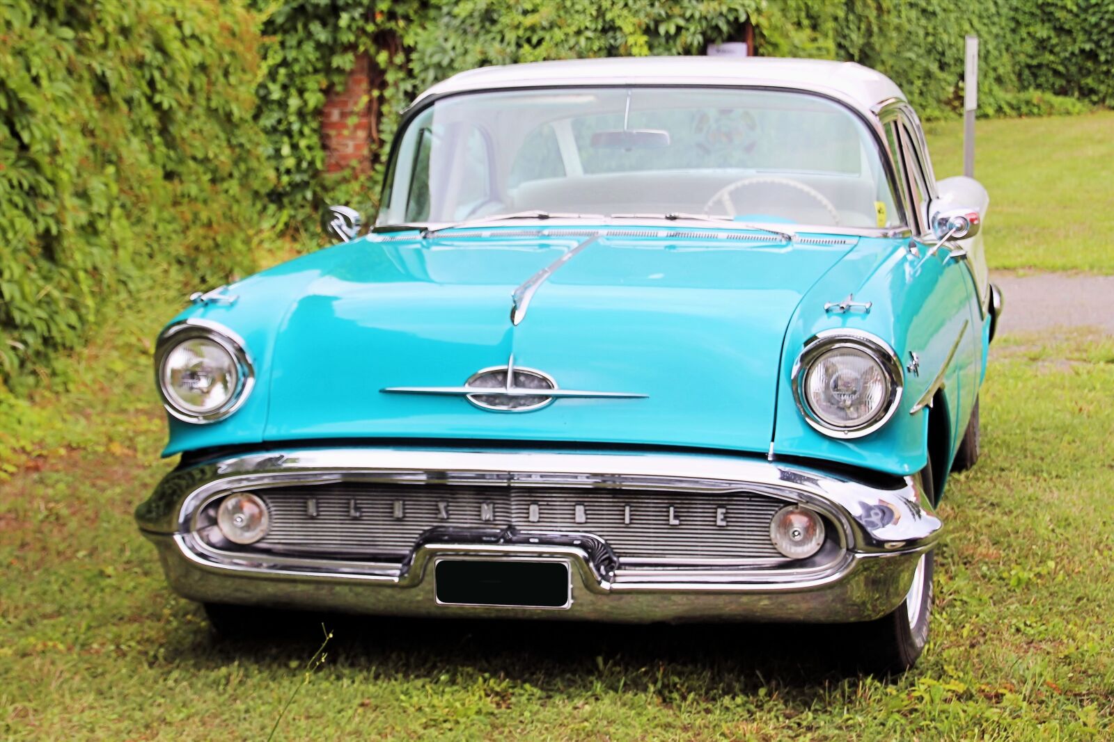 Canon EOS 1200D (EOS Rebel T5 / EOS Kiss X70 / EOS Hi) sample photo. Oldsmobile, oldtimer, auto photography