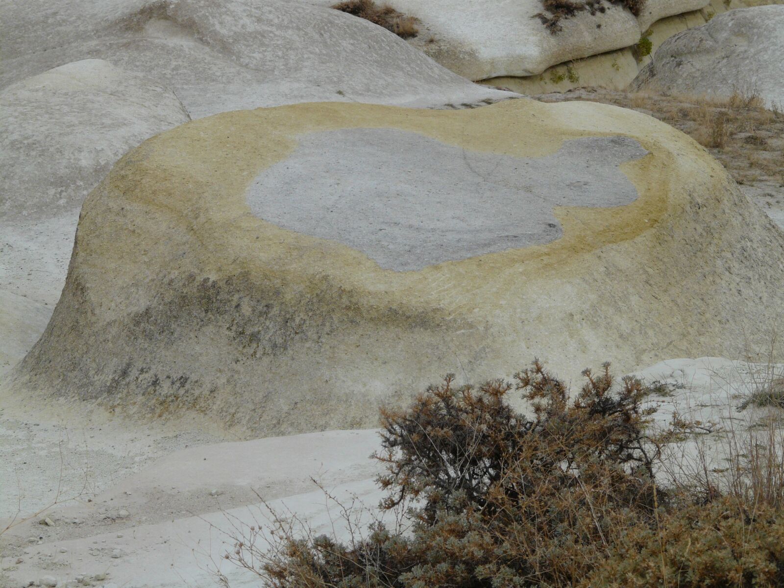 Panasonic DMC-FZ18 sample photo. Rock, cliff, white photography