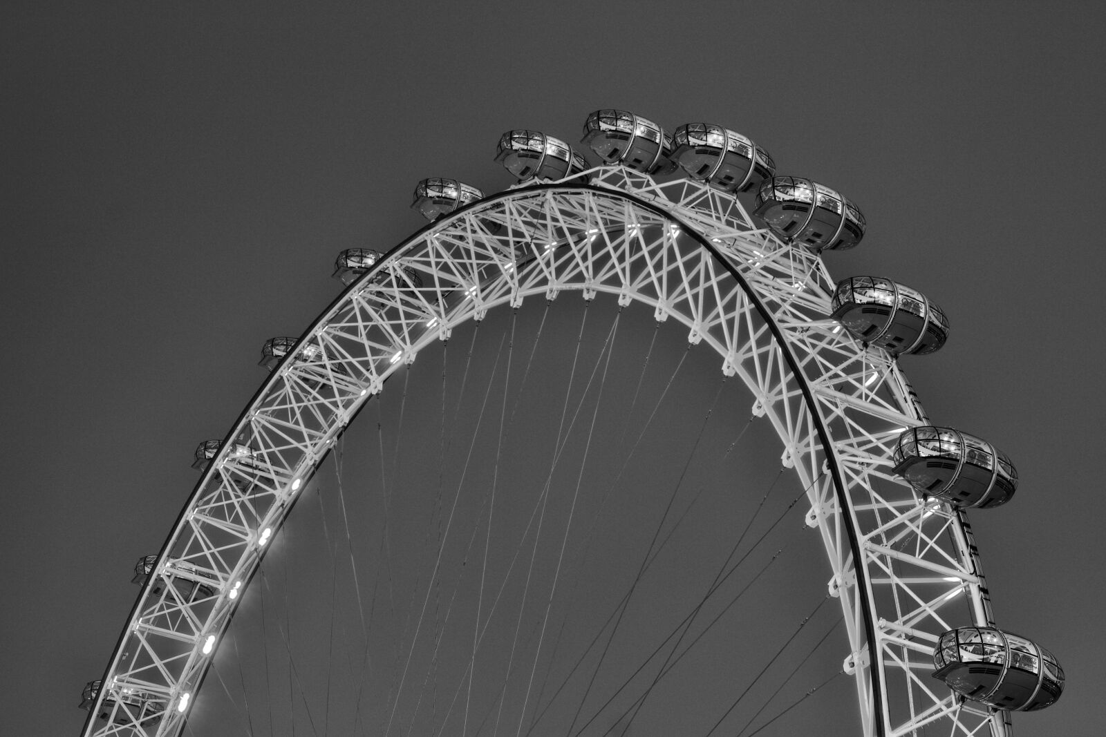 Canon EOS 1100D (EOS Rebel T3 / EOS Kiss X50) + Canon EF 50mm F1.8 STM sample photo. London, london eye, black photography