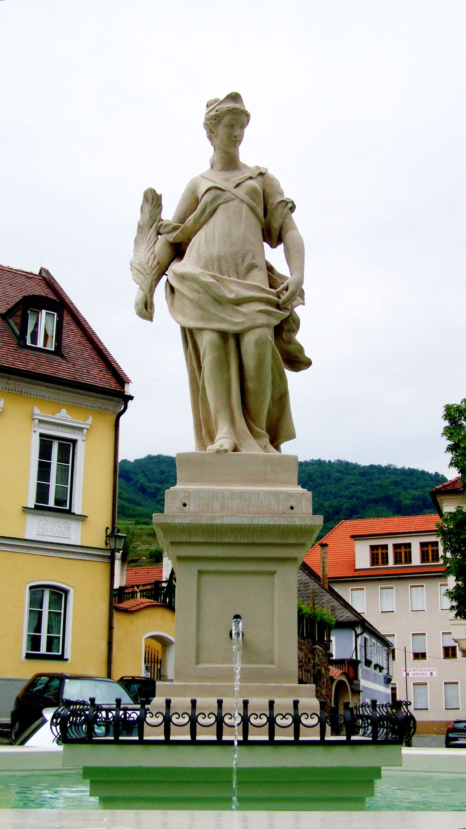 Kodak EASYSHARE ZD710 ZOOM DIGITAL CAMERA sample photo. Florian statue, main market photography