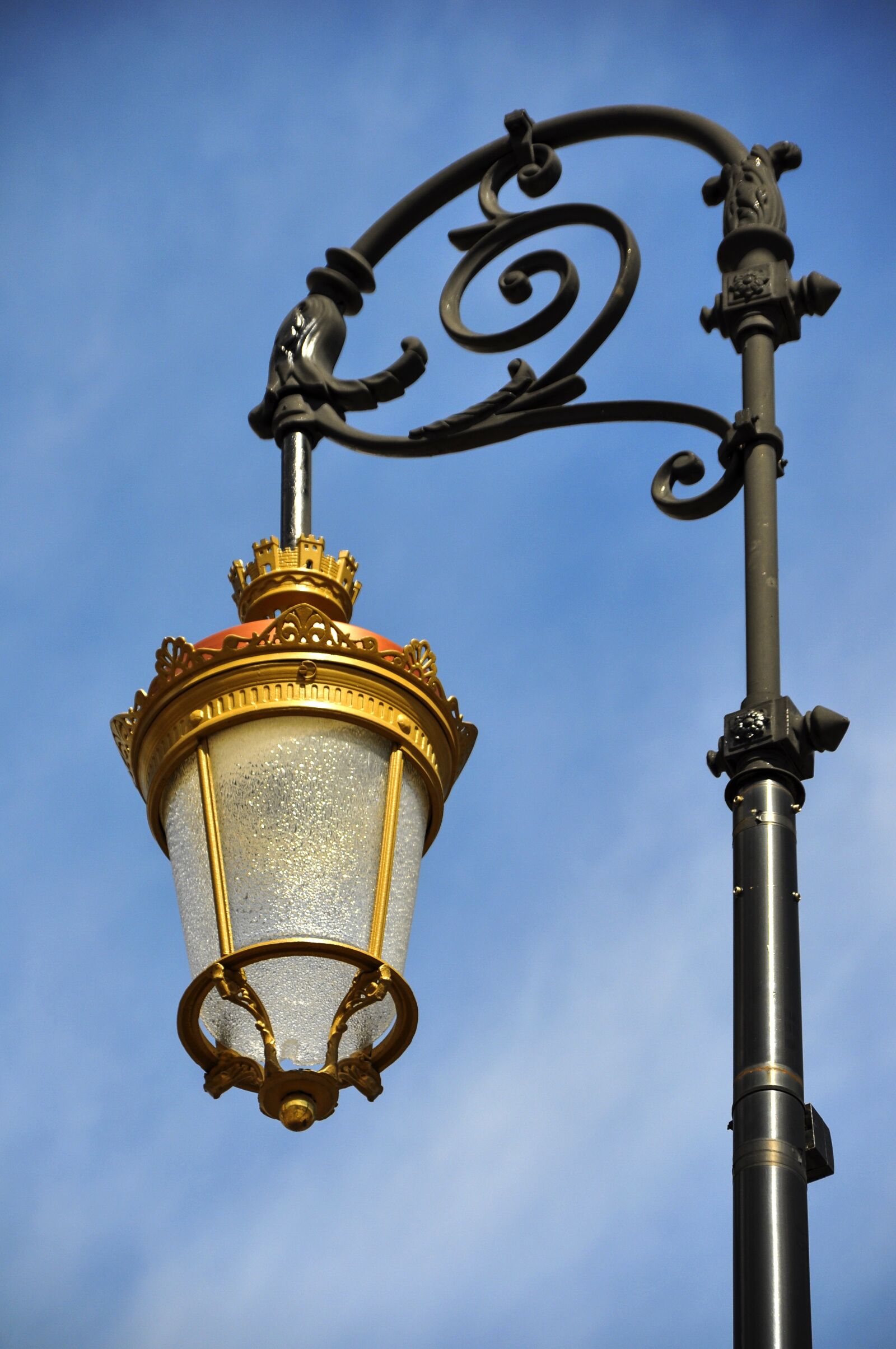 Nikon D90 sample photo. Reverberatory, metal, retro photography