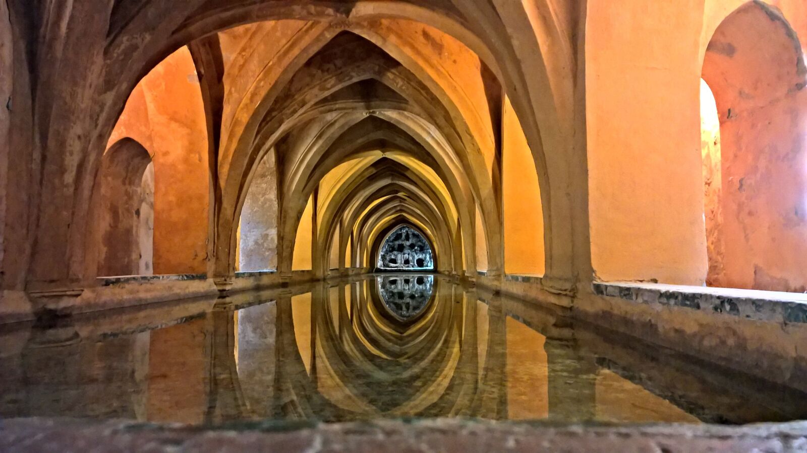 Nokia Lumia 1520 sample photo. Water supply, palace, alcazar photography