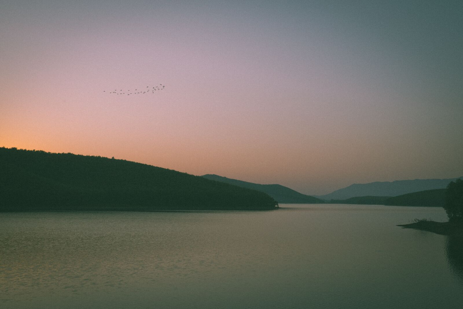 Fujifilm XF 23mm F1.4 R sample photo. Sunset, dam lake, sky photography