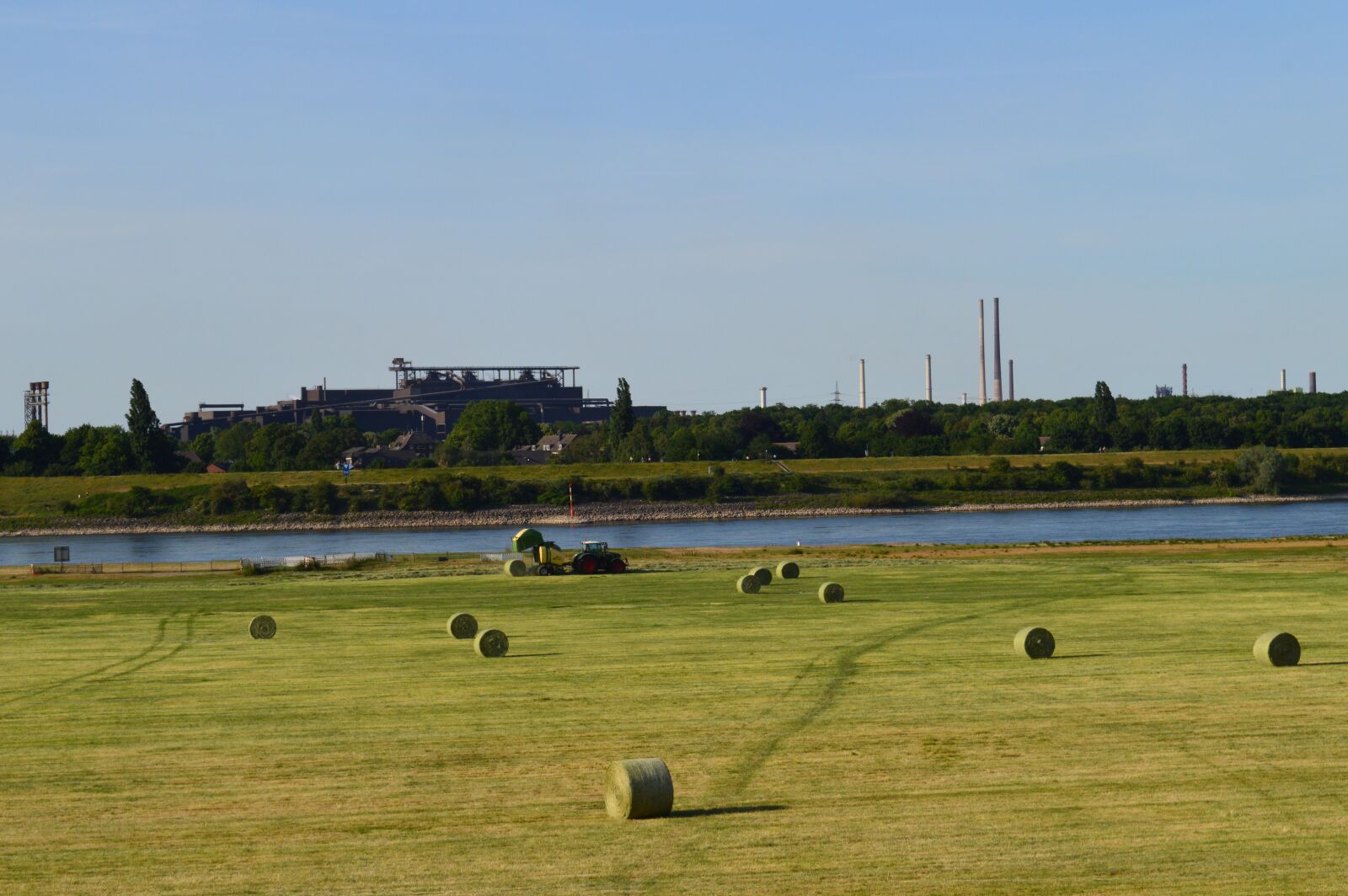 Nikon D3200 sample photo. Hay bales, agriculture, rhine photography