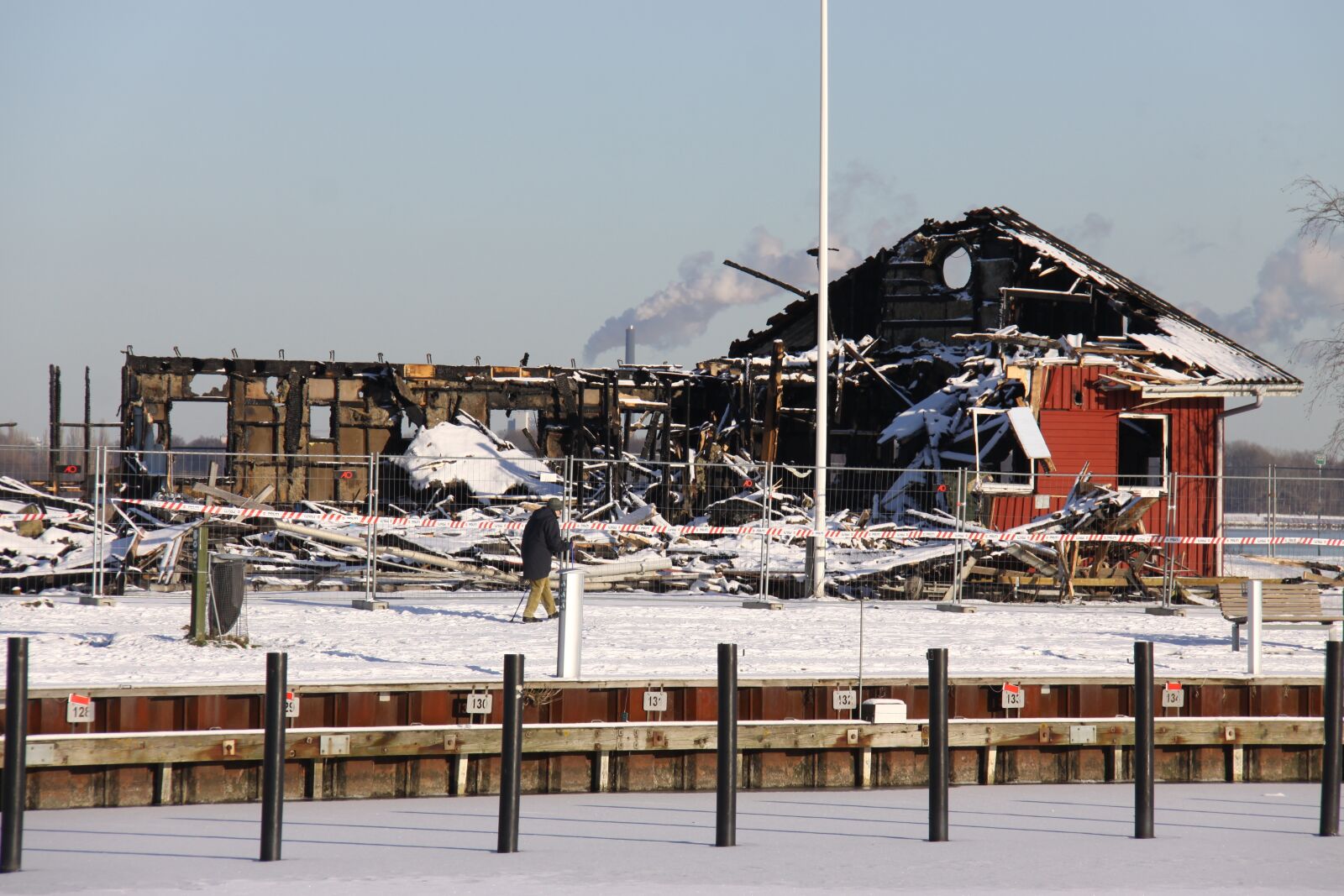 Canon EOS 50D sample photo. Ruin, clubhouse, burned photography