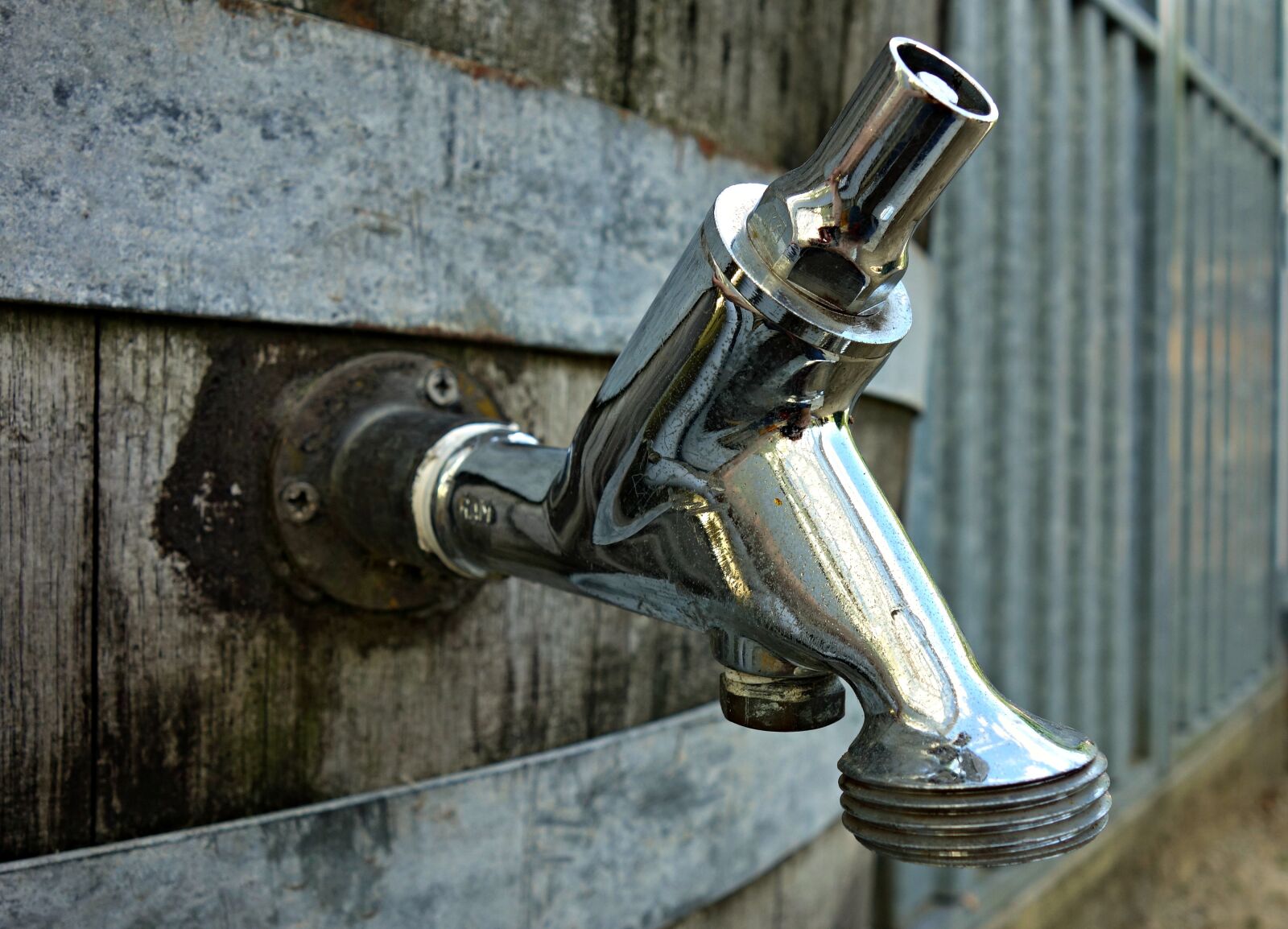 Sony Cyber-shot DSC-RX100 sample photo. Tap, faucet, barrel photography