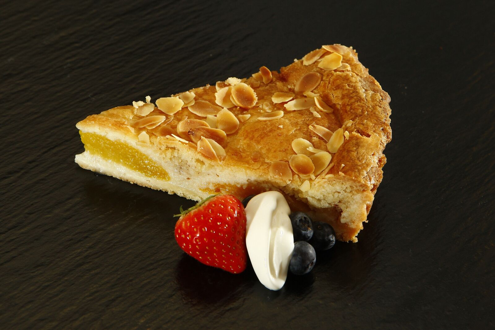 Canon EOS-1D Mark III sample photo. Apple pie, dining, food photography