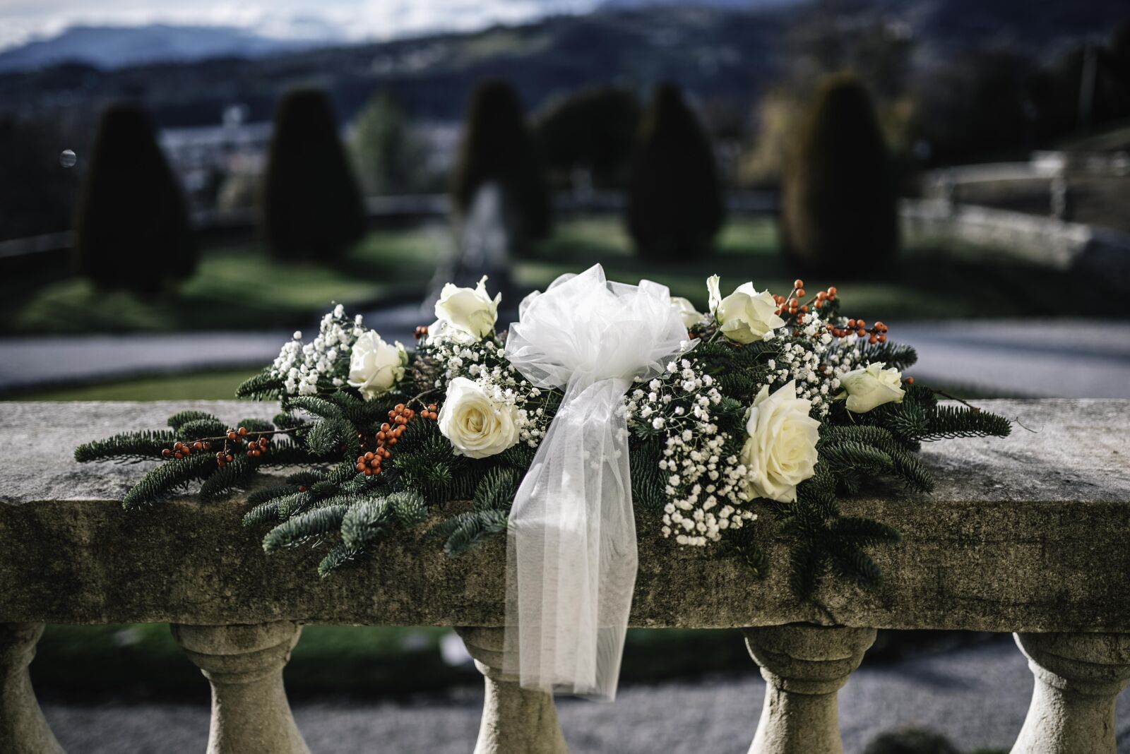 Nikon D750 sample photo. Marriage, bouquet, winter photography
