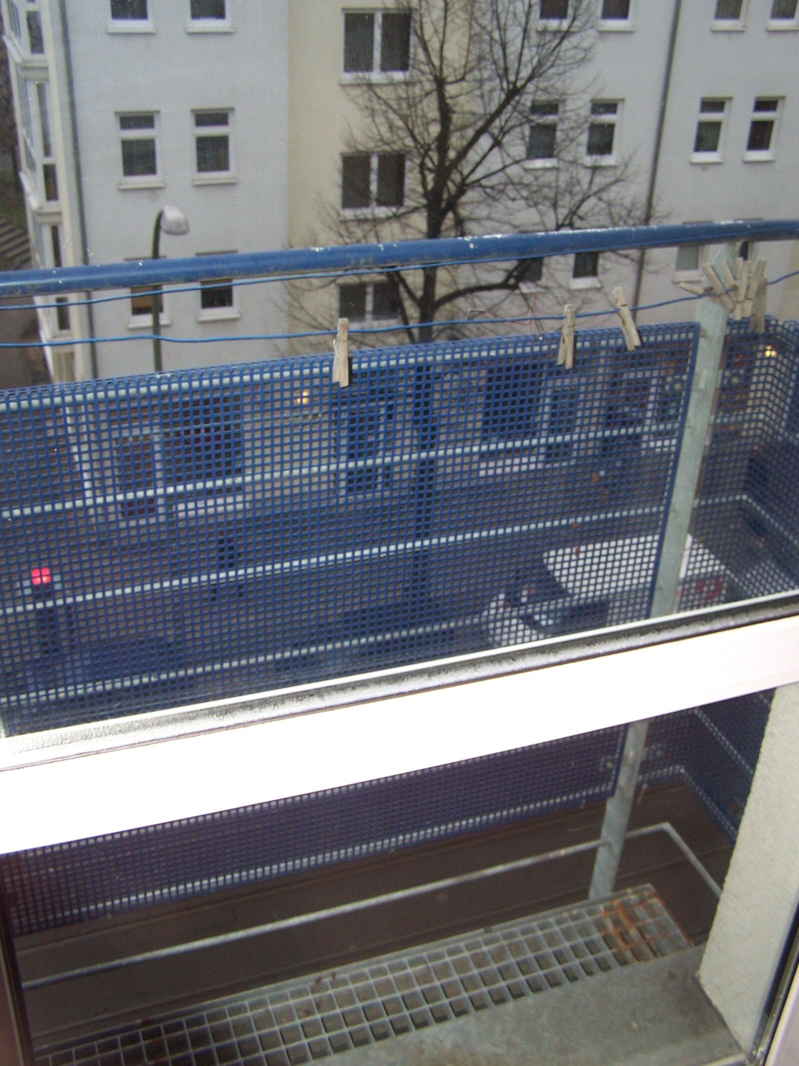 Kodak Z740 ZOOM DIGITAL CAMERA sample photo. Balcony, clamp, outlook photography