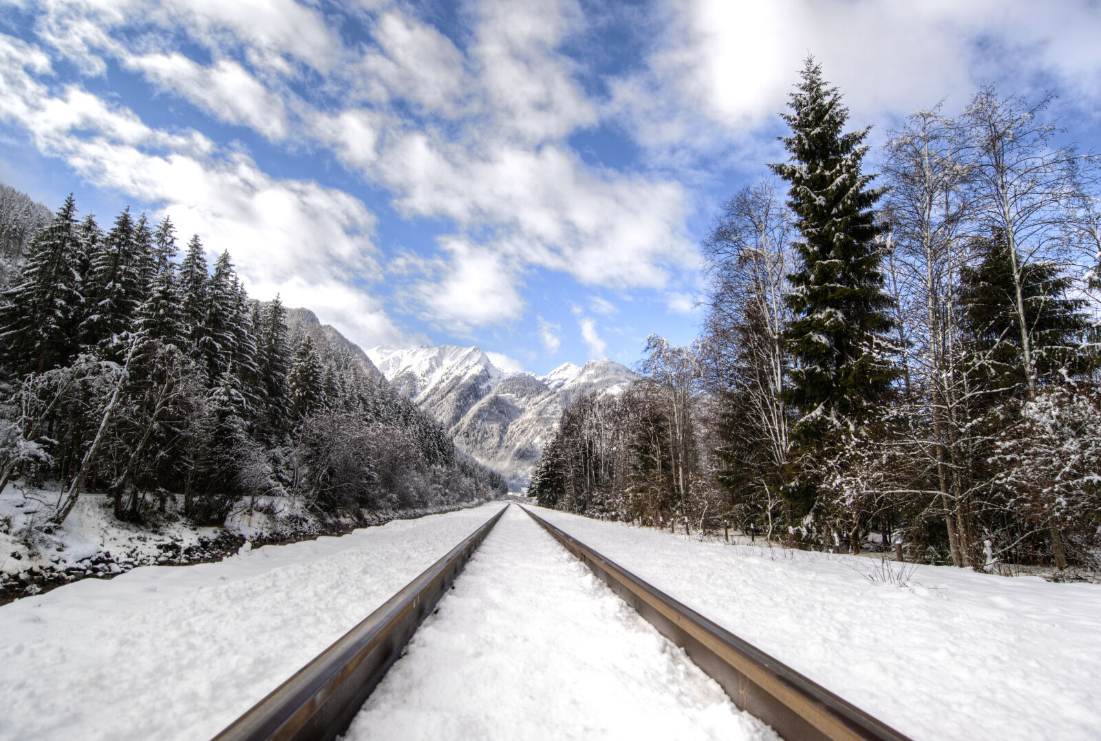 Nikon AF-S Nikkor 18-35mm F3.5-4.5G ED sample photo. Austria, cold, freeze, hills photography