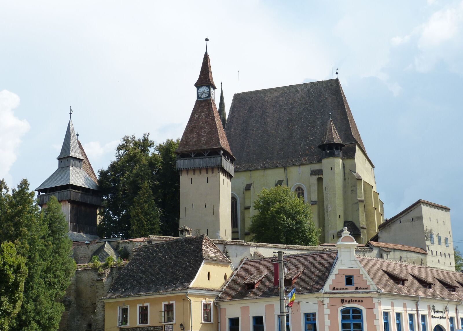 Panasonic Lumix DMC-FZ150 sample photo. Transylvania, romania, historic center photography