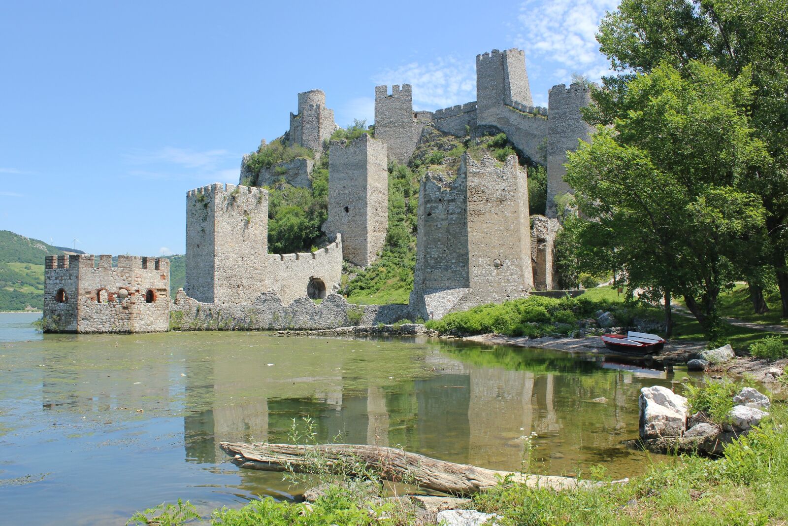 Canon EOS 550D (EOS Rebel T2i / EOS Kiss X4) sample photo. Castle, landscape, golubac photography