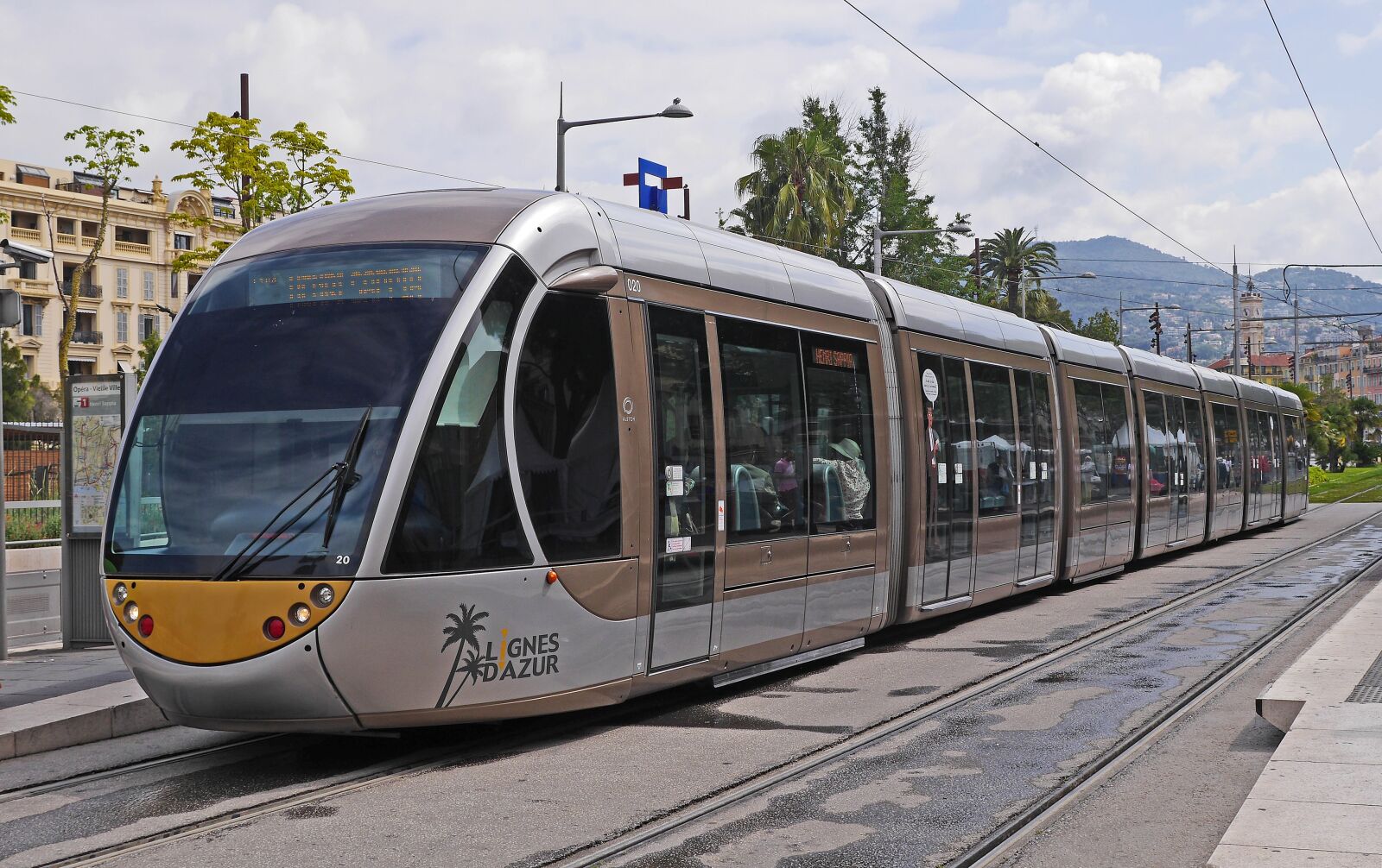 Panasonic Lumix DMC-GH3 sample photo. Nice, tram, futuristic photography