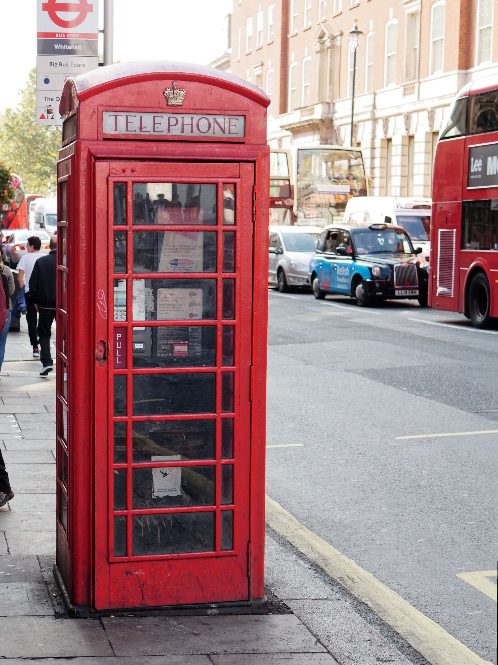 Panasonic Lumix DMC-G6 sample photo. Phone booth, london, red photography