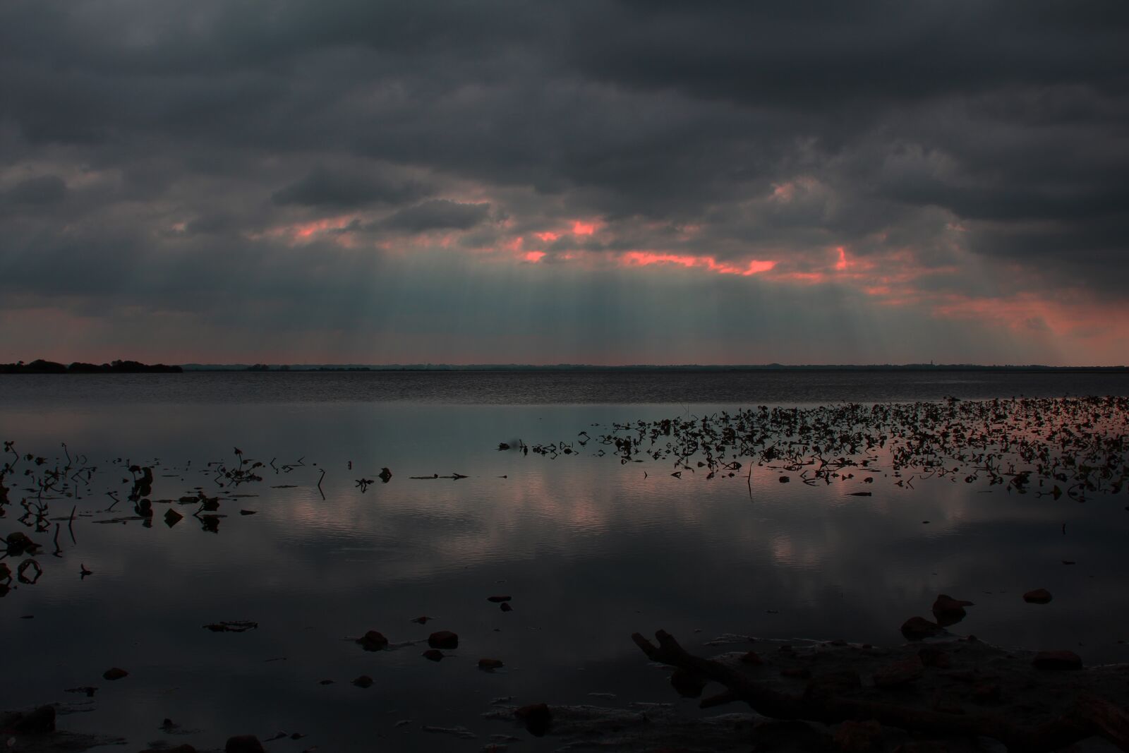 Canon EOS 1300D (EOS Rebel T6 / EOS Kiss X80) sample photo. Lake, water, cloud photography