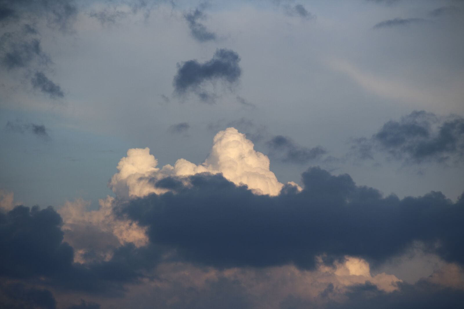 Canon EOS 700D (EOS Rebel T5i / EOS Kiss X7i) sample photo. Clouds, thunderstorm, sky photography