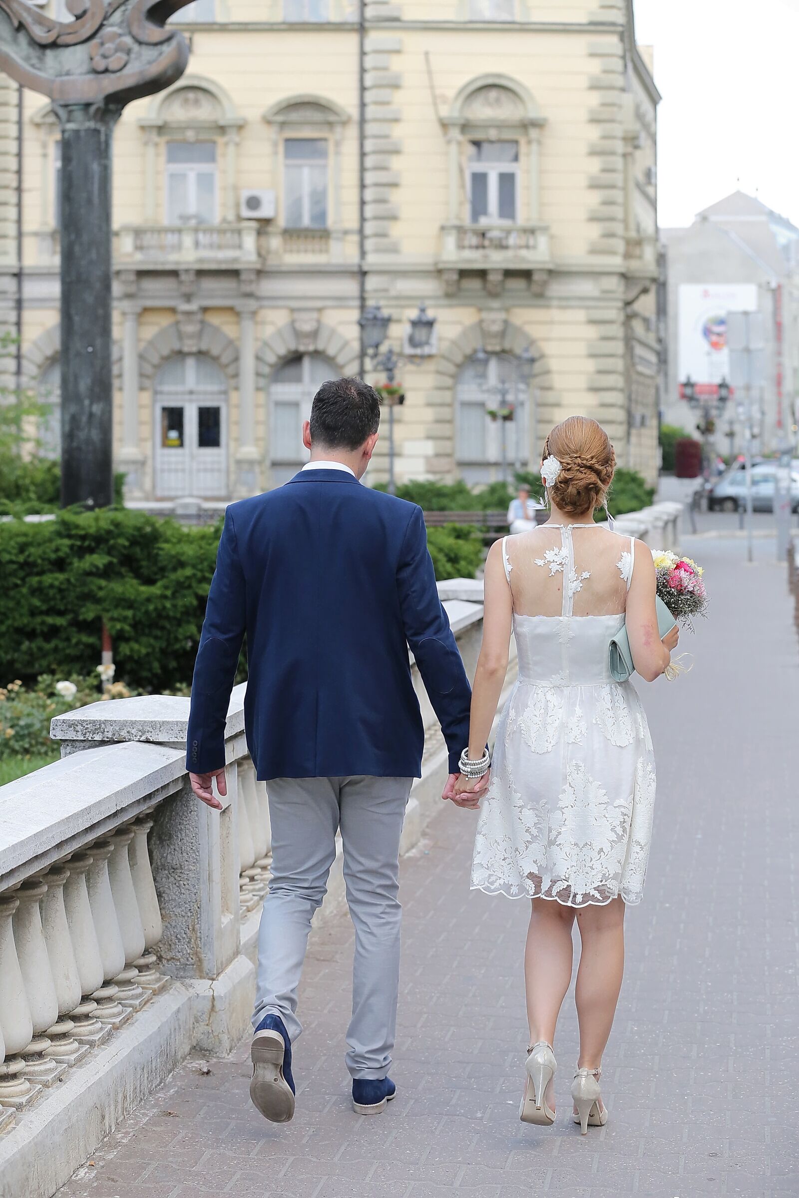 Canon EOS 5D Mark III sample photo. Bride, downtown, groom, wedding photography