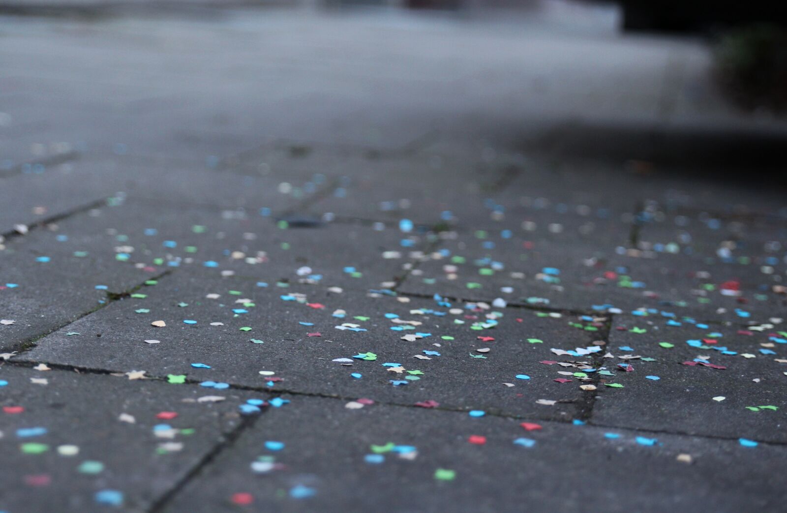 Canon EOS 700D (EOS Rebel T5i / EOS Kiss X7i) sample photo. Confetti, colorful, carnival photography