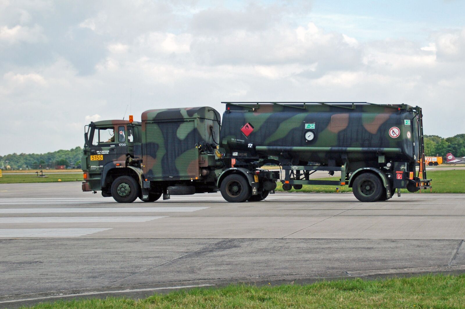 Nikon D50 sample photo. Vehicle, truck, transport photography