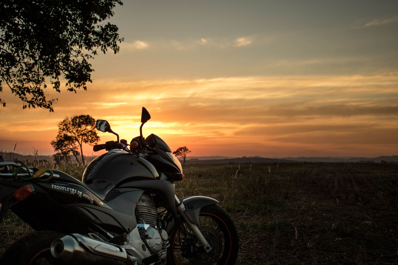 Canon EOS 750D (EOS Rebel T6i / EOS Kiss X8i) sample photo. Sky, bike, landscape photography
