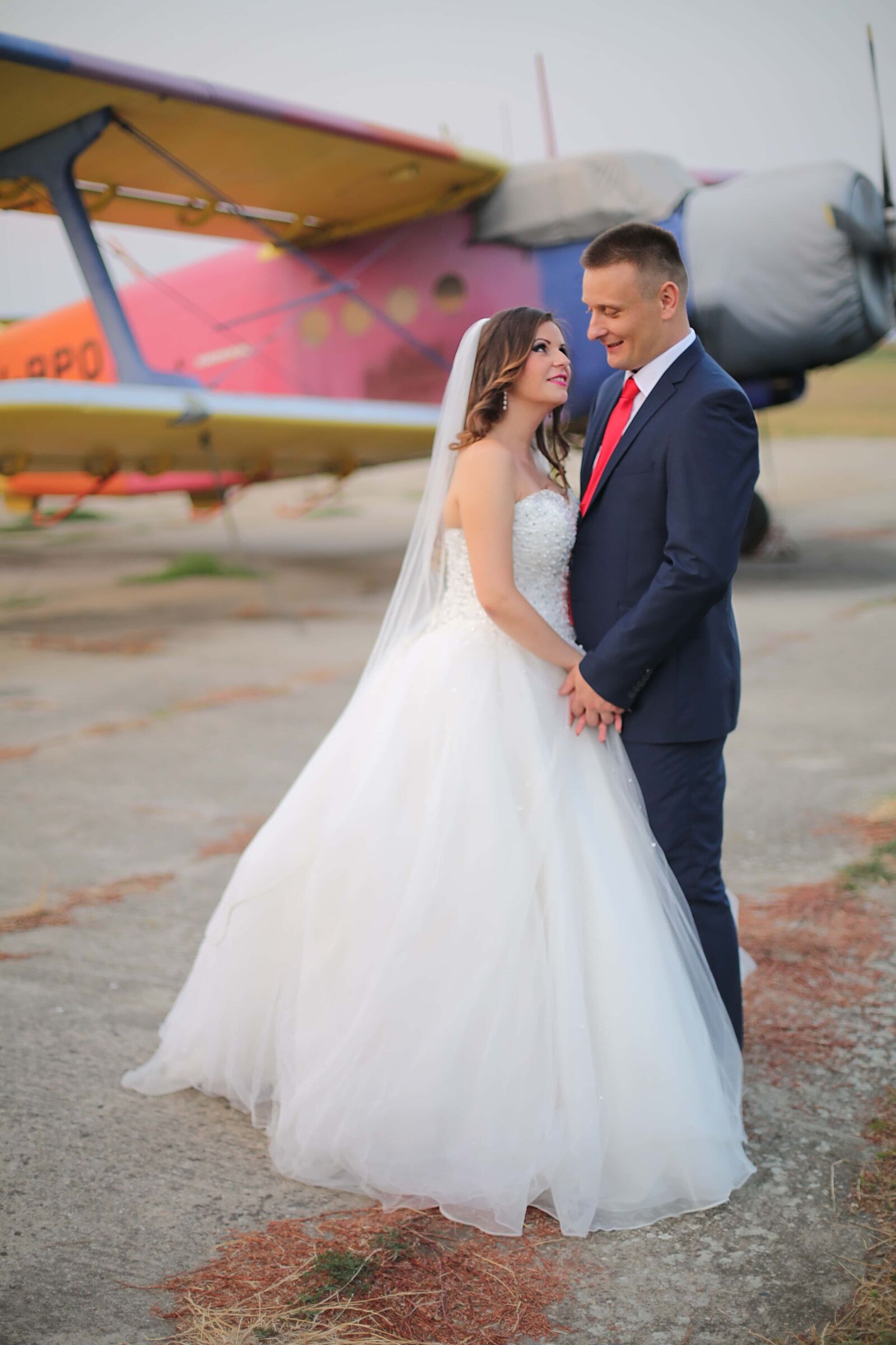 Canon EOS 5D Mark III sample photo. Pilot, airport, aircraft, gentleman photography