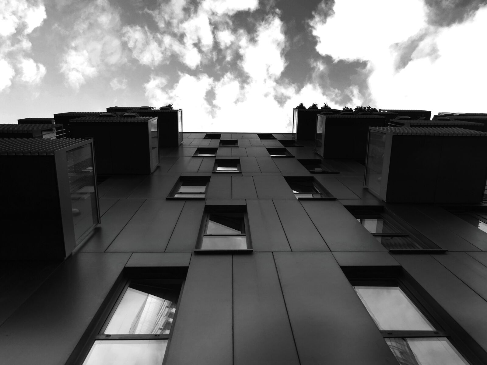 Sony DSC-HX60 sample photo. Building, clouds, apartment, architecture photography