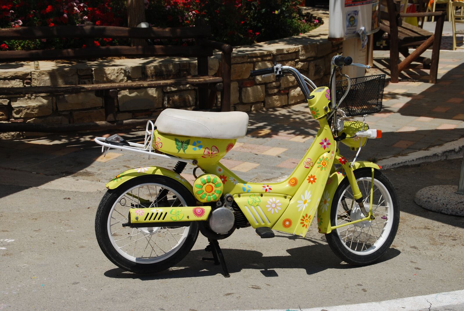 Nikon D60 sample photo. Moped, colorful, crete photography