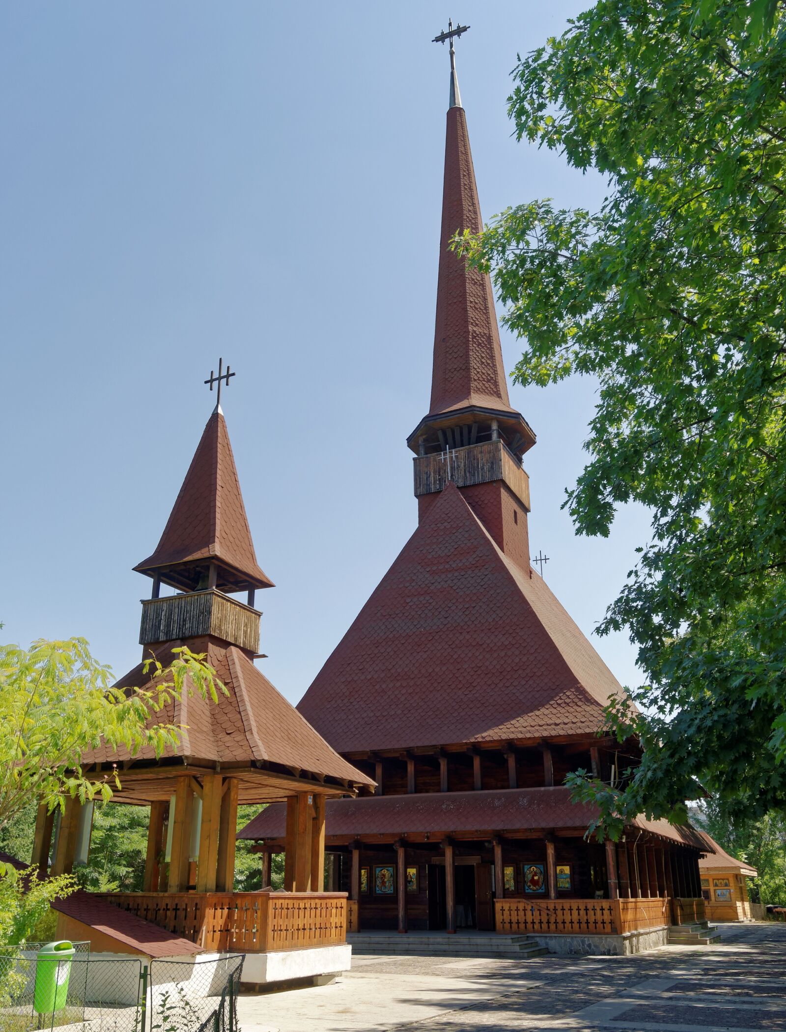 Nikon D5100 sample photo. Church, construction, wood photography
