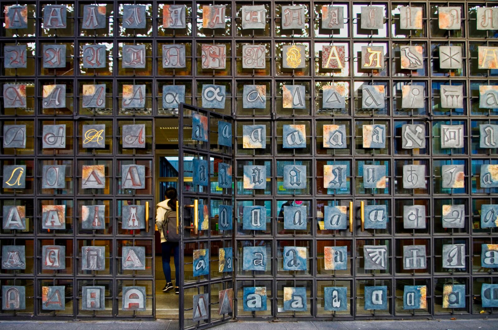 Pentax K-30 sample photo. Library, letters, student photography