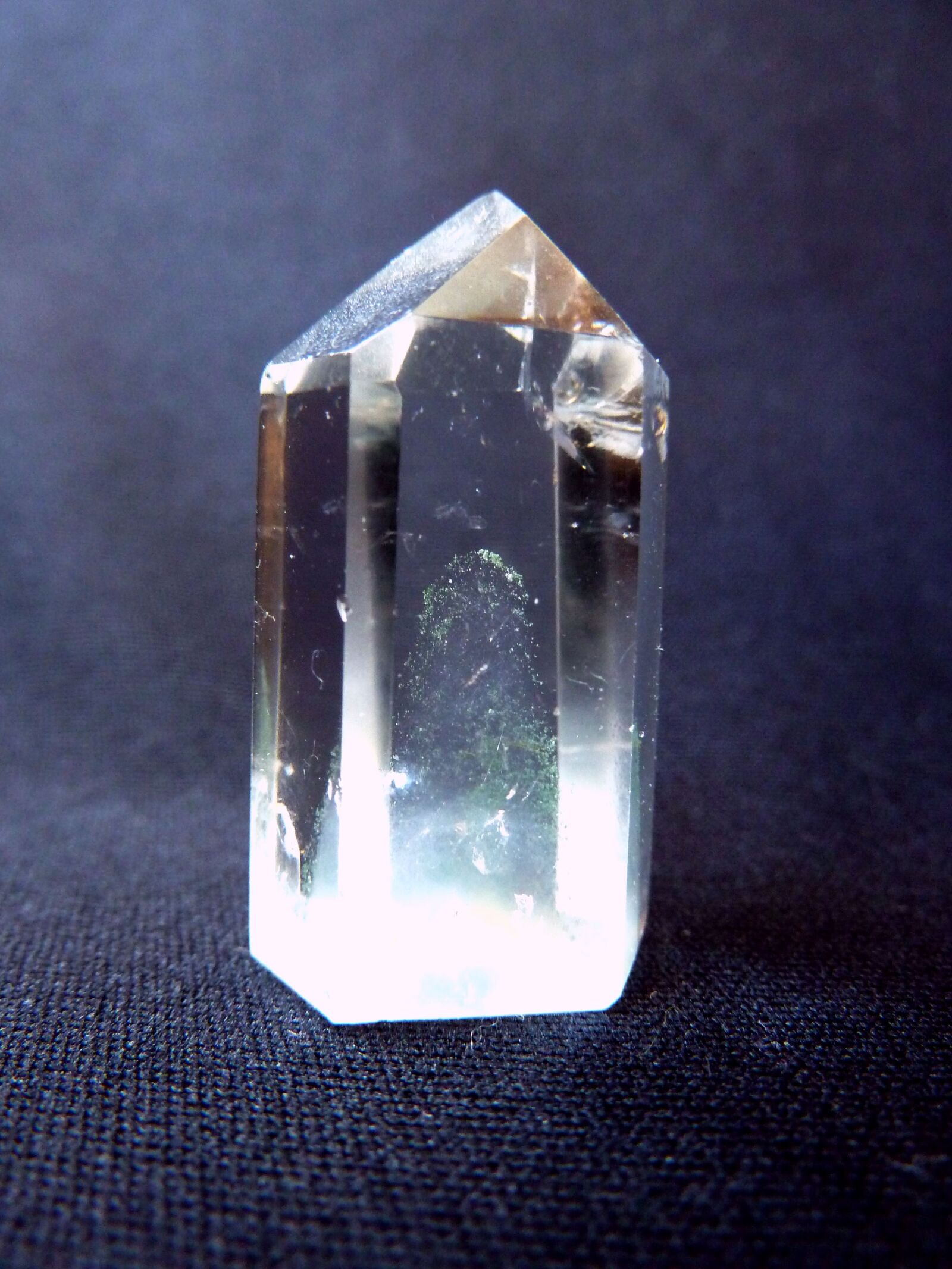 Panasonic Lumix DMC-ZS7 (Lumix DMC-TZ10) sample photo. Rock crystal, glassy, green photography