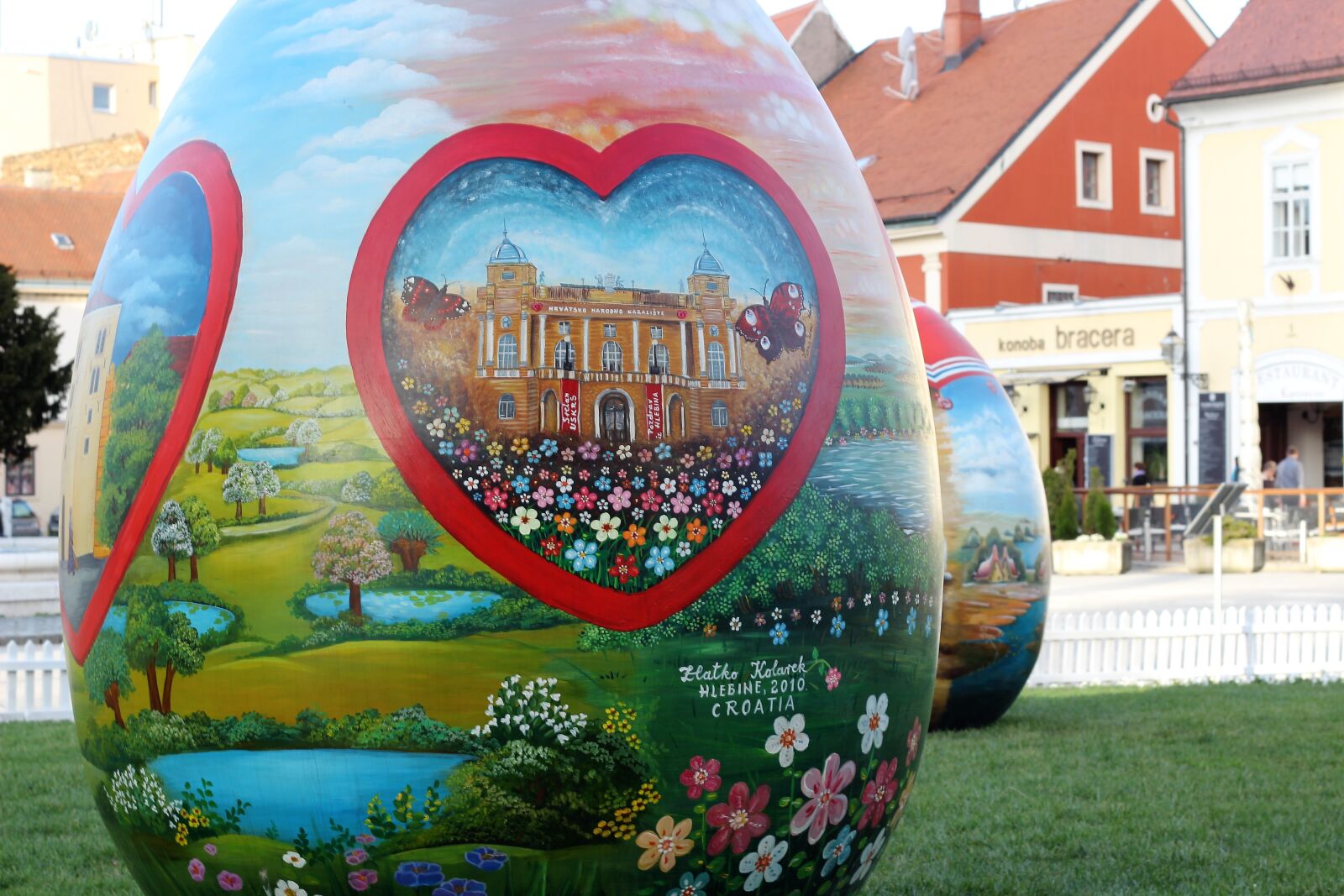 Canon EOS 600D (Rebel EOS T3i / EOS Kiss X5) + Canon EF 50mm F1.8 II sample photo. Easter egg, croatian naive photography