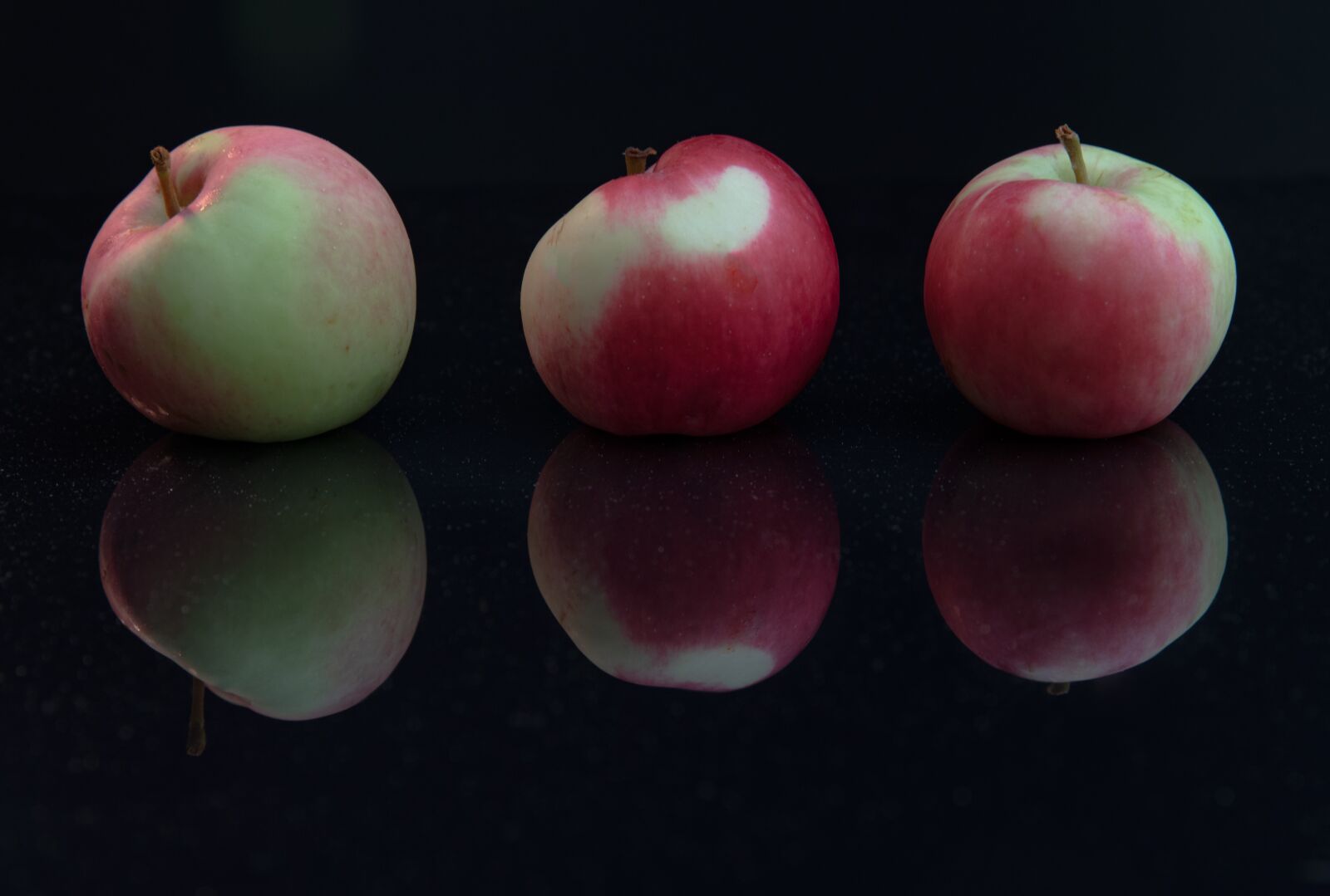 Nikon D750 sample photo. Apples, still life, fruit photography