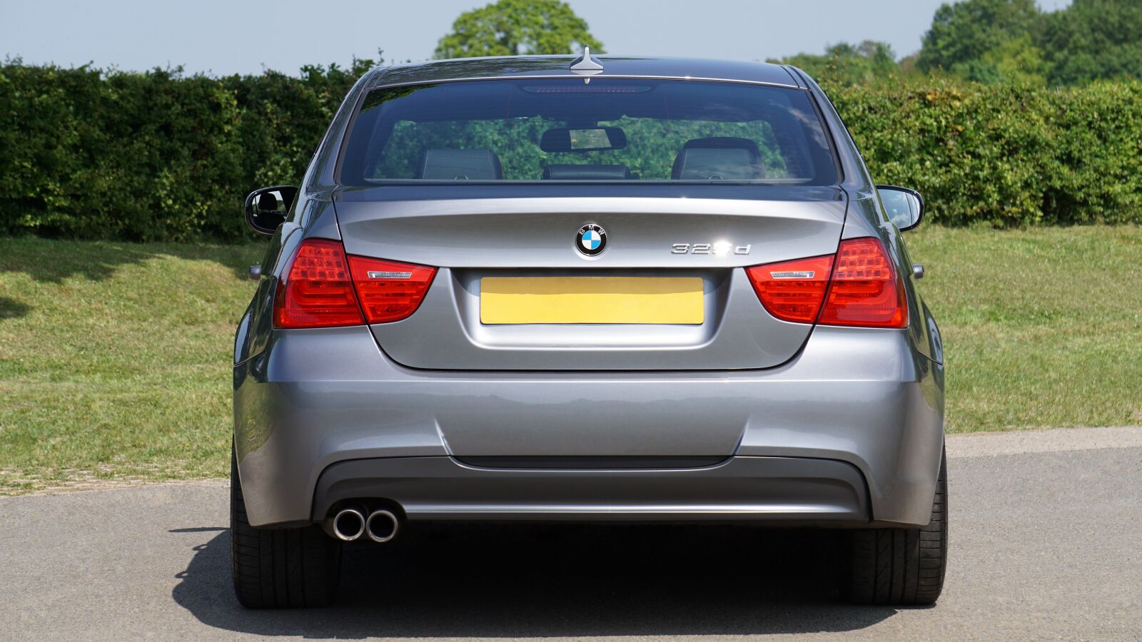 Sony E 55-210mm F4.5-6.3 OSS sample photo. Car, bmw, vehicle photography