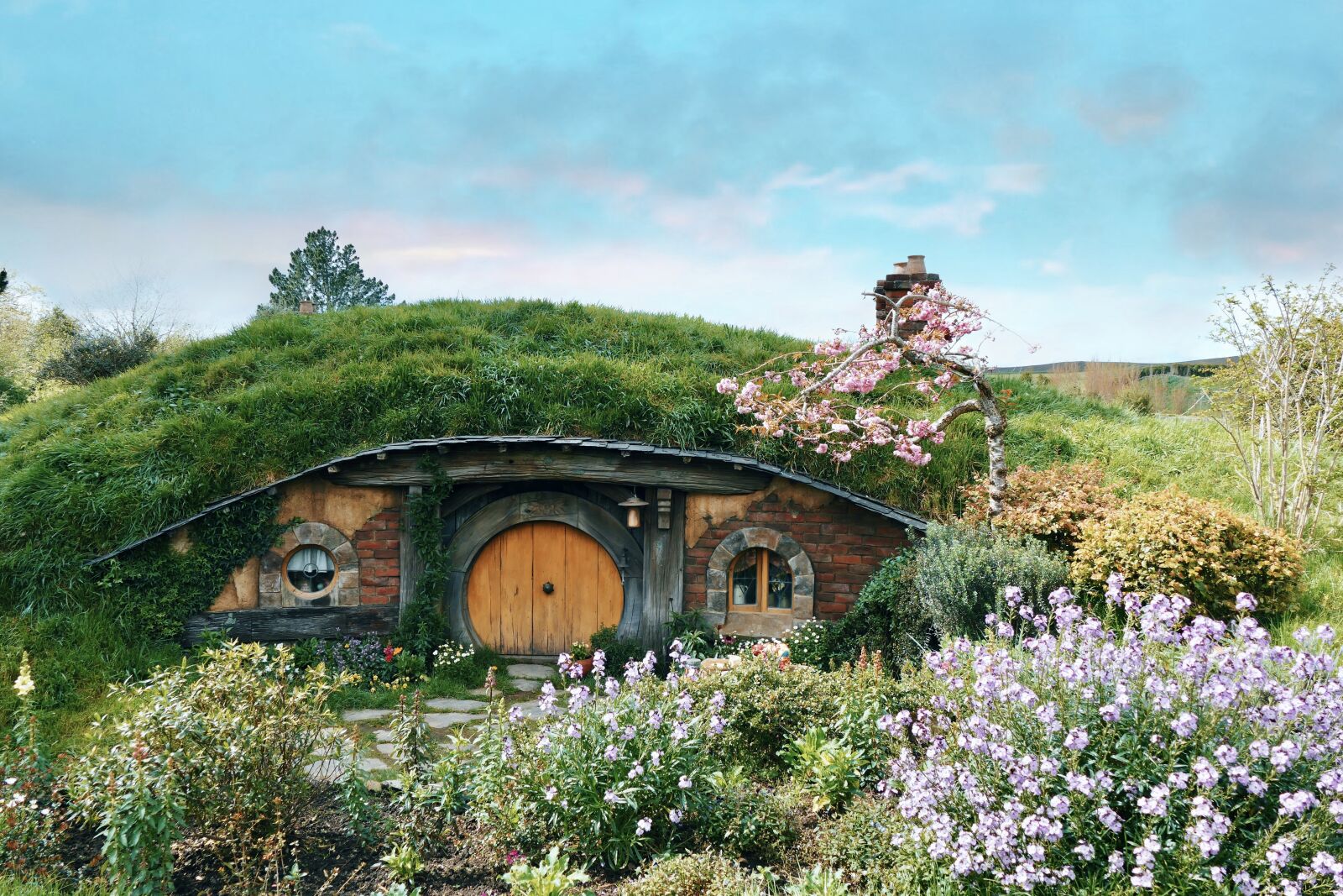 Panasonic Lumix DMC-FZ1000 sample photo. Hobbiton, hobbit, shire photography