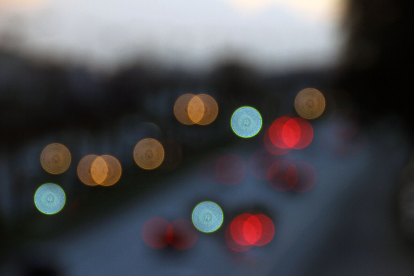 Canon EOS 600D (Rebel EOS T3i / EOS Kiss X5) sample photo. Blur, automobile, lights photography
