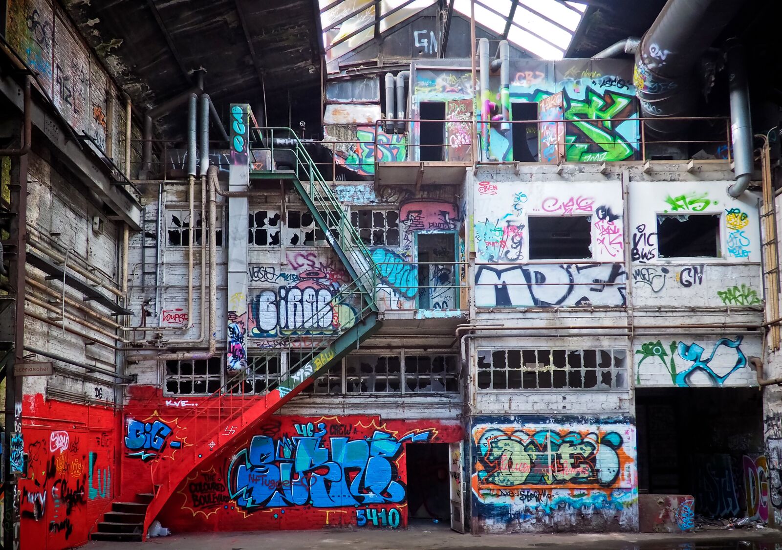 Olympus OM-D E-M10 sample photo. Lost places, rooms, abandoned photography