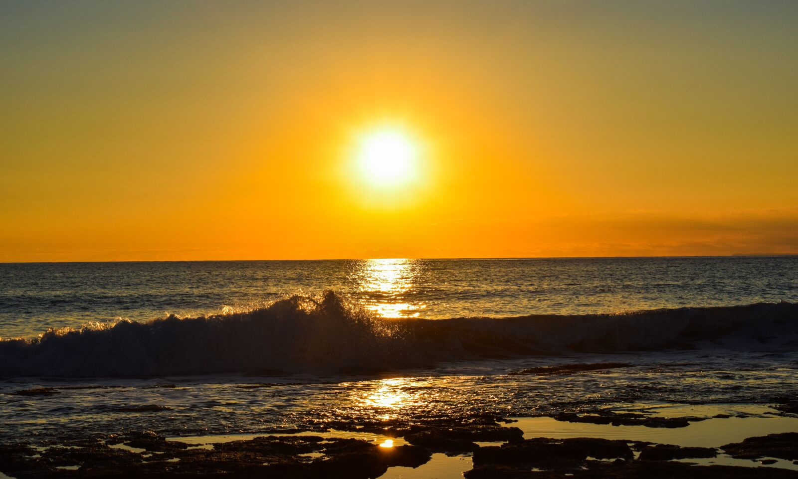Nikon D3300 sample photo. Sunset, sun, beach photography