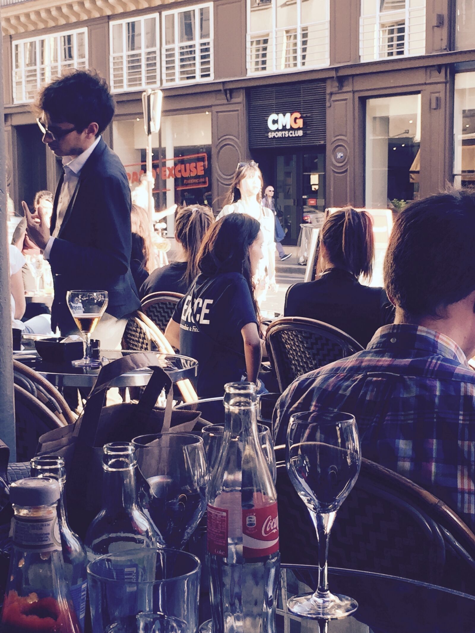 Apple iPhone 6 sample photo. Outdoor bar, happy hour photography