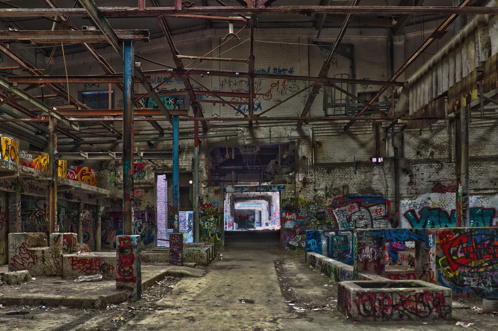 Olympus OM-D E-M10 sample photo. Lost places, factory, old photography