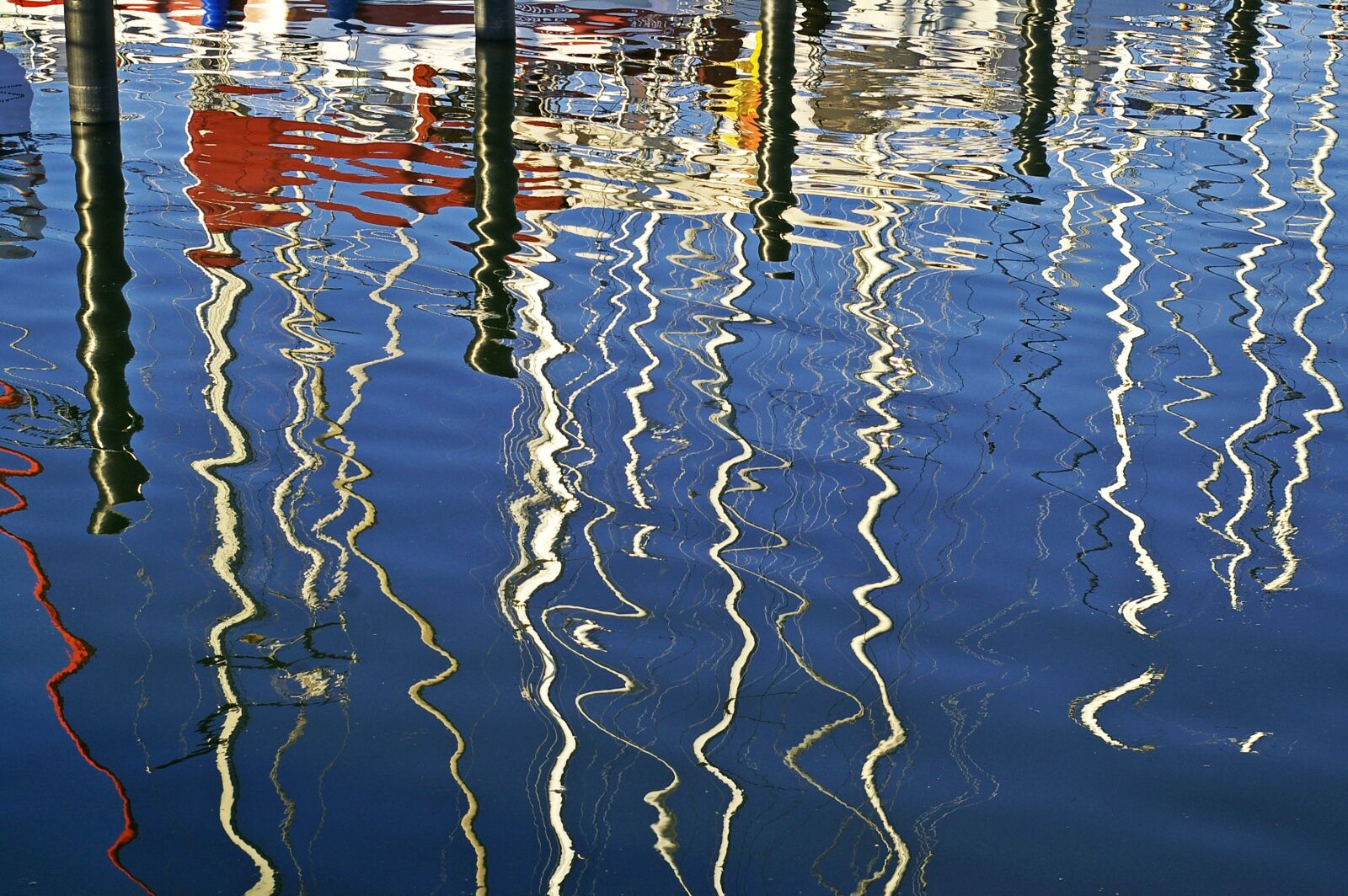 Pentax *ist DL2 sample photo. Sailing boat, marina, port photography
