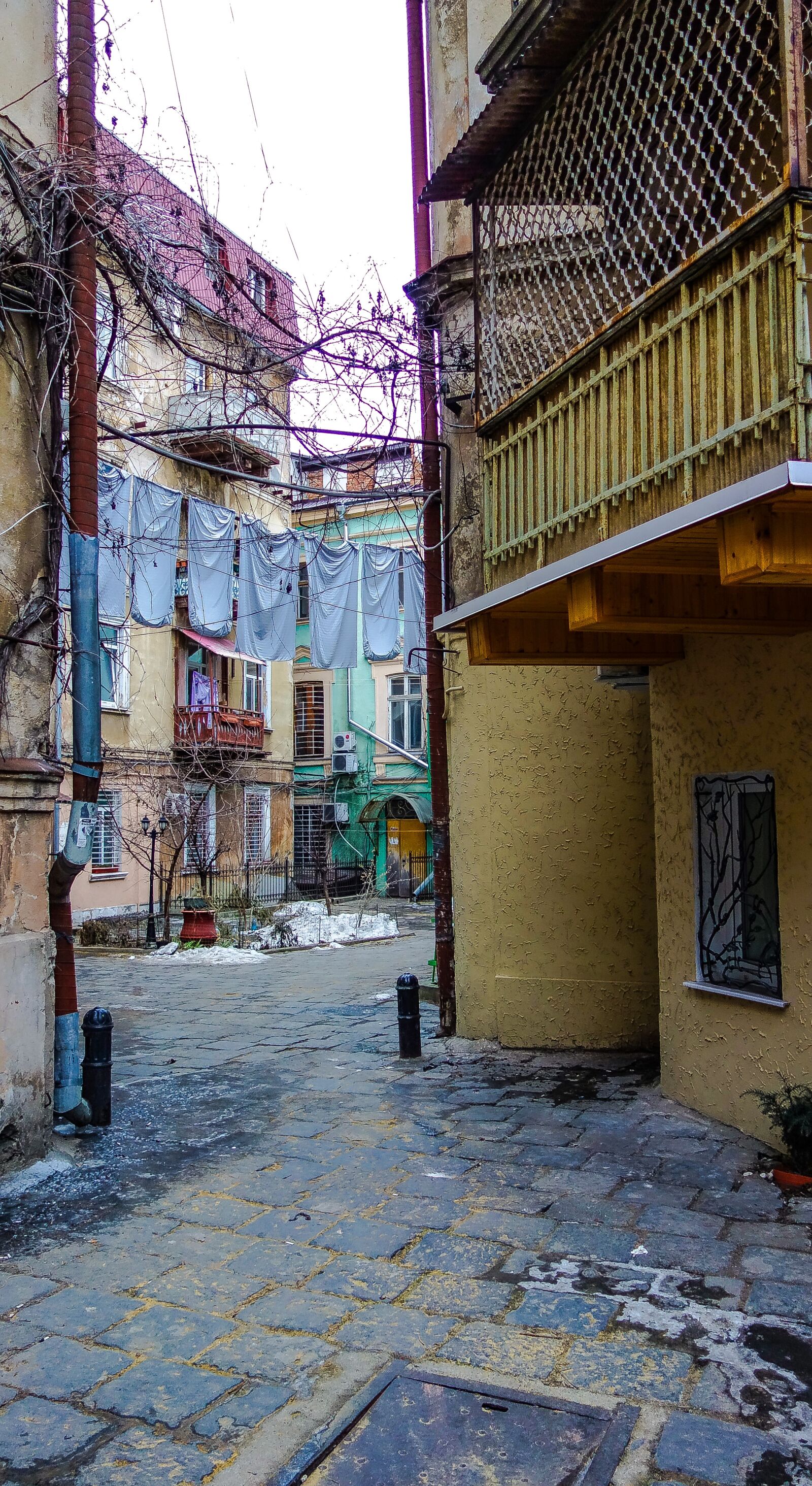 Sony Cyber-shot DSC-RX100 sample photo. Odessa, yard, balcony photography
