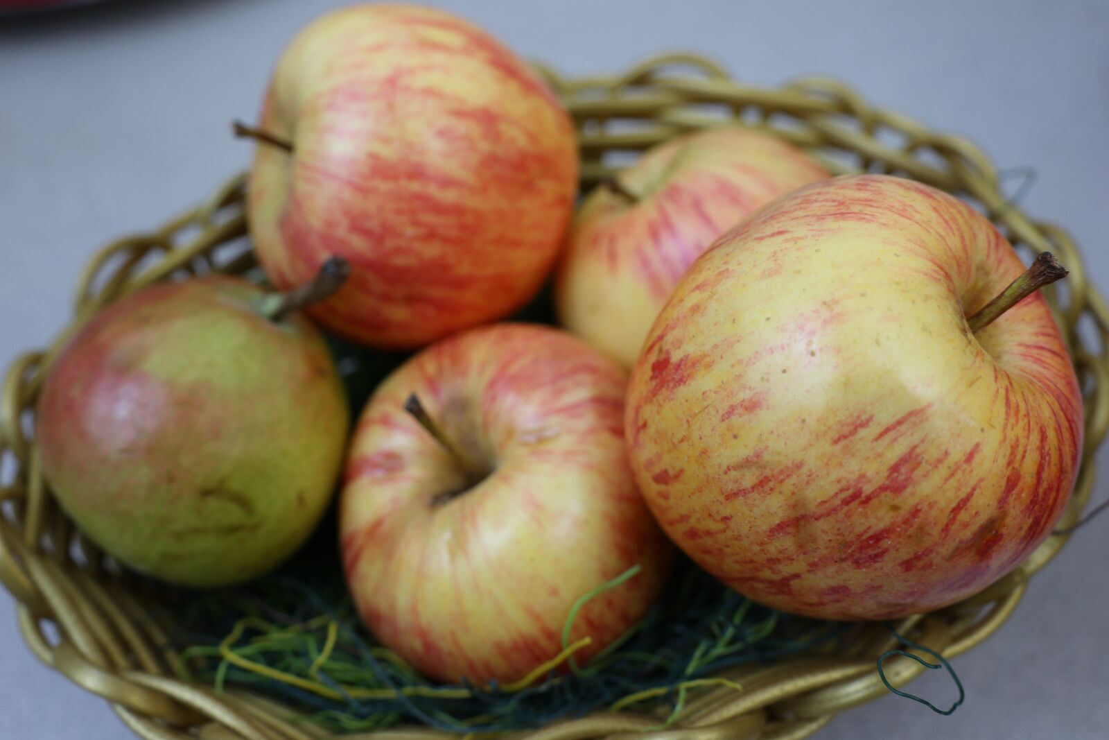 Canon EOS M6 sample photo. Apple, fruit, food photography